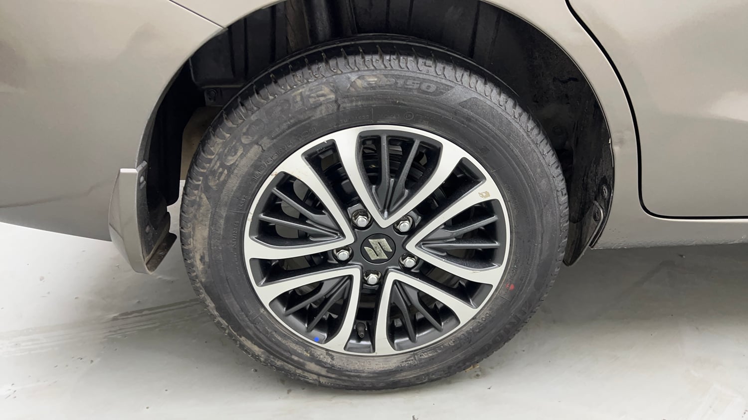 Used 2023 Maruti Suzuki Ertiga ZXi Plus Petrol Manual tyres RIGHT REAR TYRE RIM VIEW