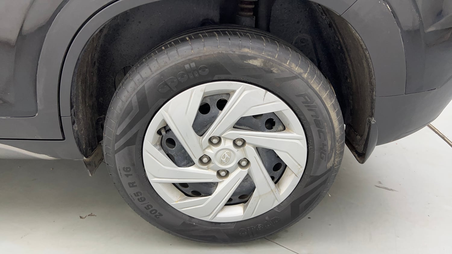 Used 2024 Hyundai Creta EX 1.5 Petrol Petrol Manual tyres LEFT REAR TYRE RIM VIEW