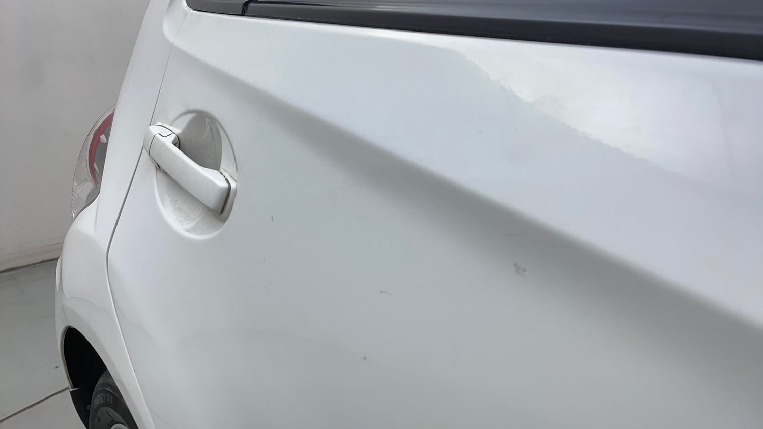 Used 2013 Honda Brio VX MT Petrol Manual dents MINOR SCRATCH