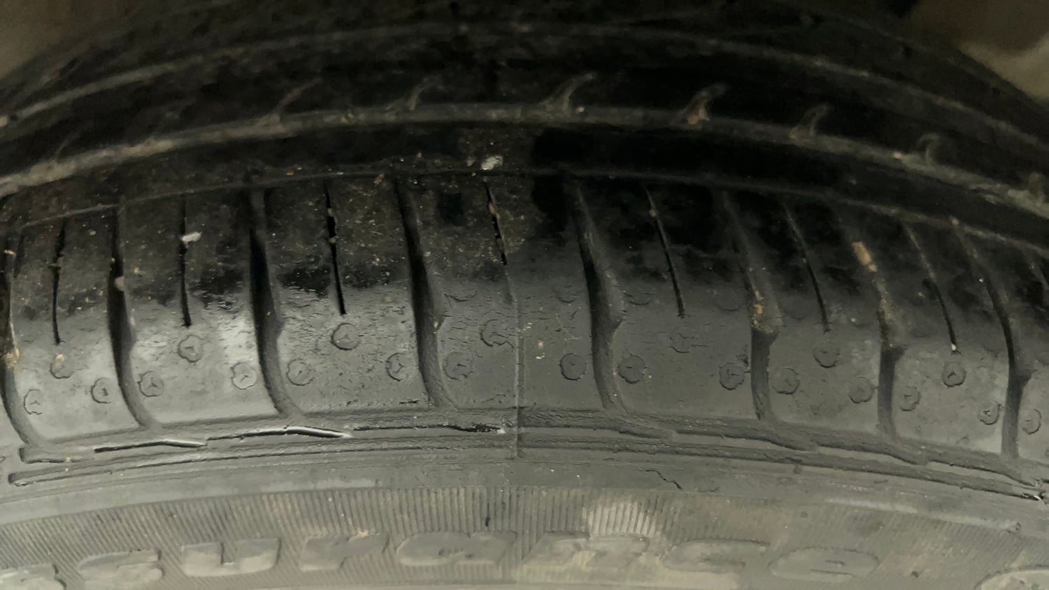 Used 2023 Hyundai Grand i10 Nios Sportz 1.2 Kappa VTVT CNG Cng Manual tyres LEFT REAR TYRE TREAD VIEW