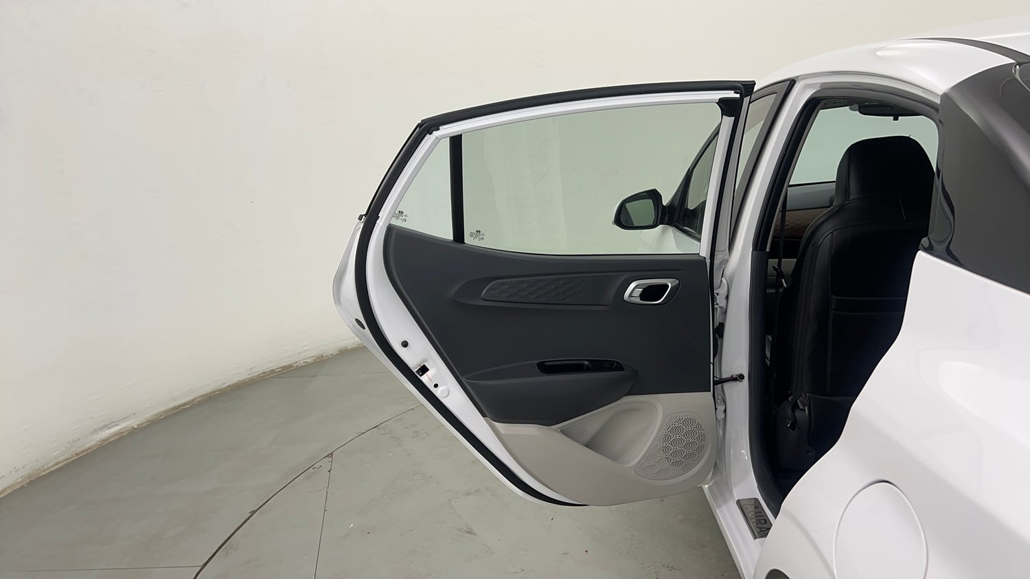 Used 2025 Hyundai Aura SX 1.2 CNG Cng Manual interior LEFT REAR DOOR OPEN VIEW