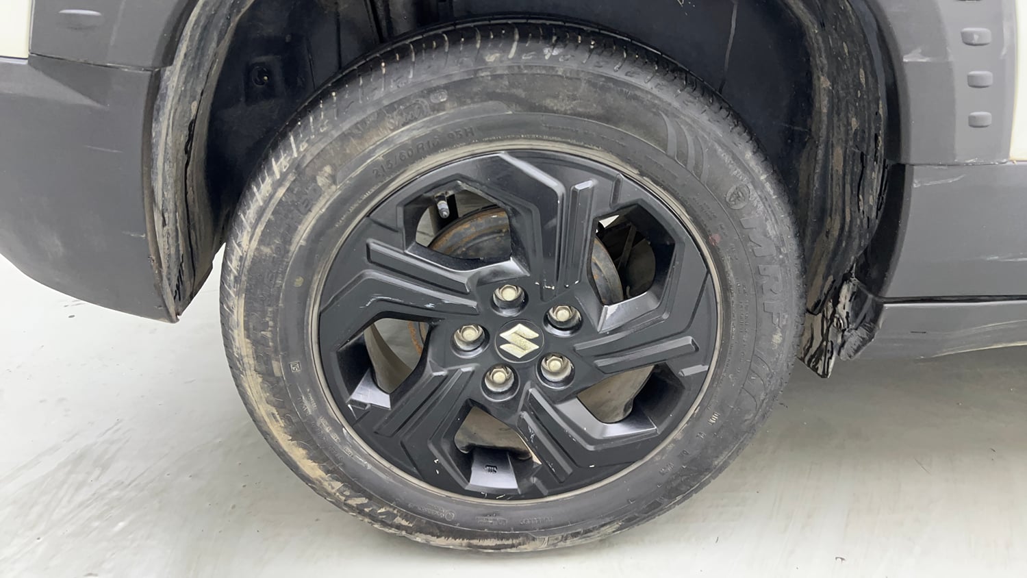 Used 2022 Maruti Suzuki Brezza ZXi Petrol Manual tyres RIGHT REAR TYRE RIM VIEW
