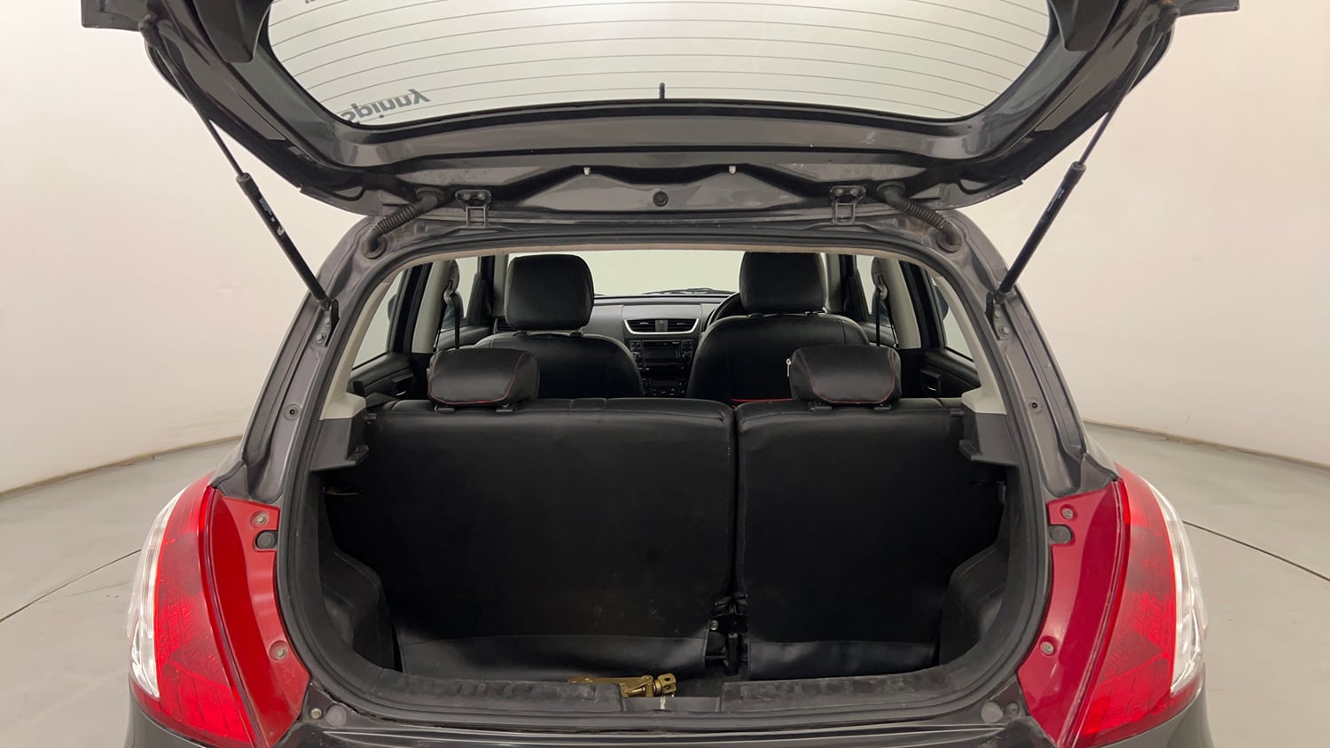 Used 2016 Maruti Suzuki Swift ZDi Diesel Manual interior DICKY INSIDE VIEW