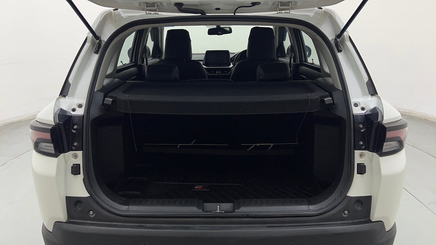 Used 2023 Maruti Suzuki Brezza ZXi Plus AT Petrol Automatic interior DICKY INSIDE VIEW