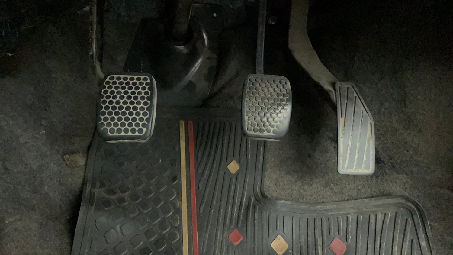 Used 2016 Maruti Suzuki Alto 800 LXi Petrol Manual interior PEDALS VIEW