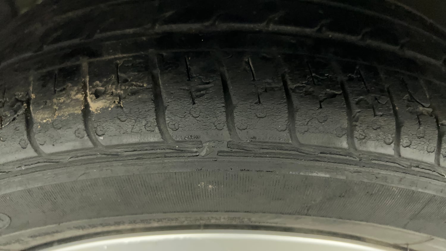 Used 2023 Hyundai Grand i10 Nios Sportz 1.2 Kappa VTVT CNG Cng Manual tyres LEFT FRONT TYRE TREAD VIEW