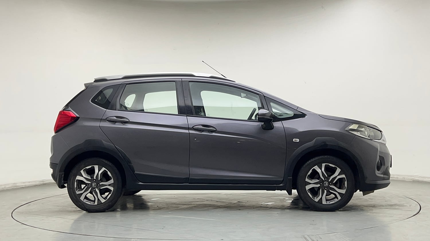 Used 2018 Honda WR-V S MT Petrol Petrol Manual exterior RIGHT SIDE VIEW
