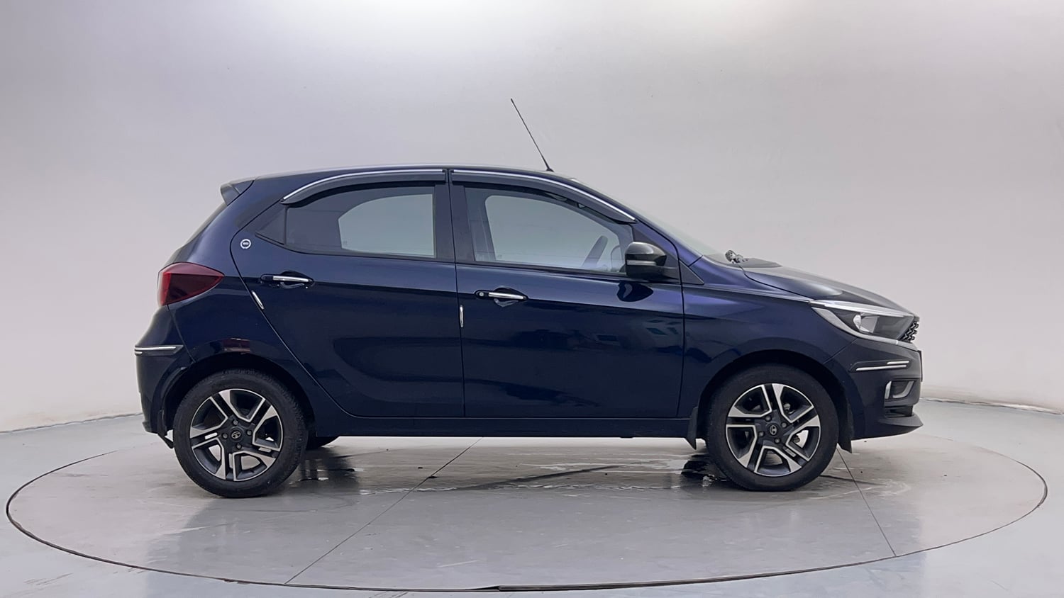 Used 2023 Tata Tiago XZA Plus Petrol Automatic exterior RIGHT SIDE VIEW