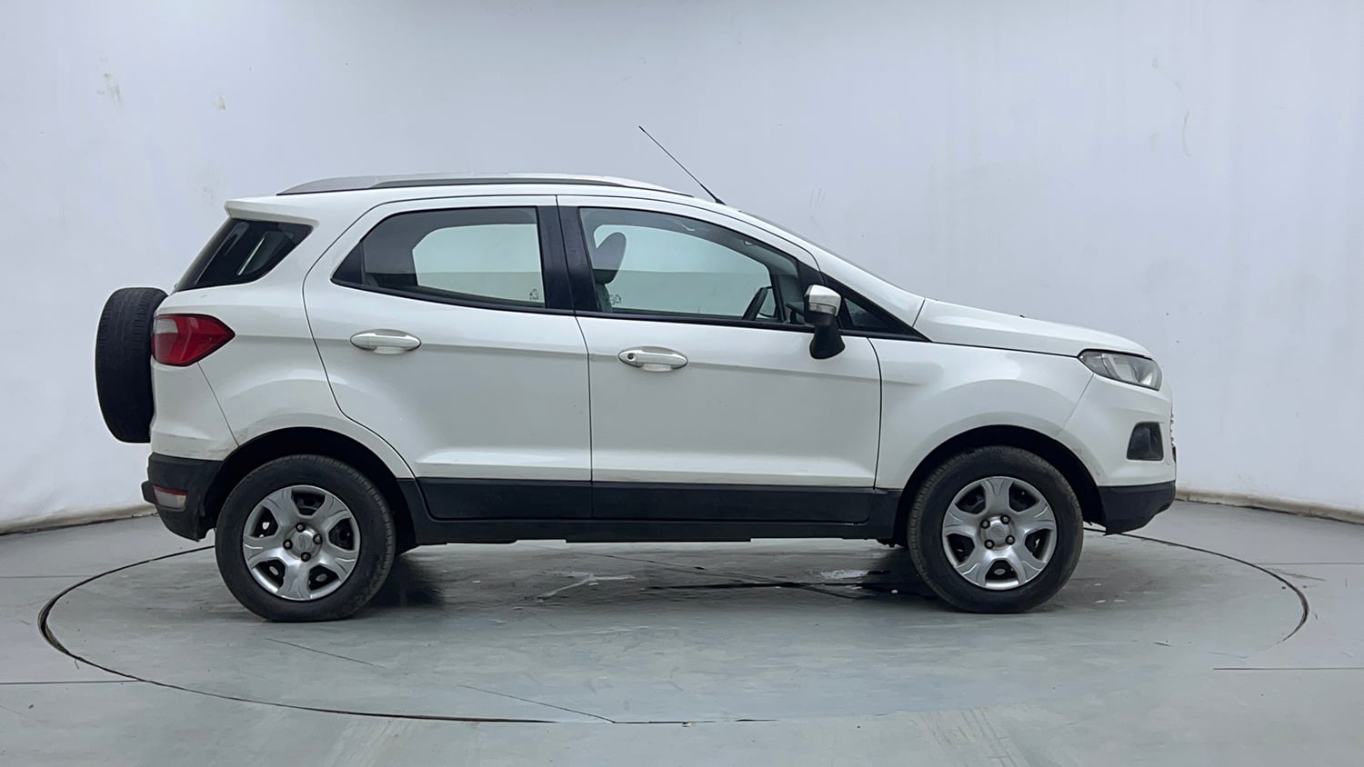 Used 2017 Ford EcoSport Trend+ 1.5L TDCi Diesel Manual exterior RIGHT SIDE VIEW