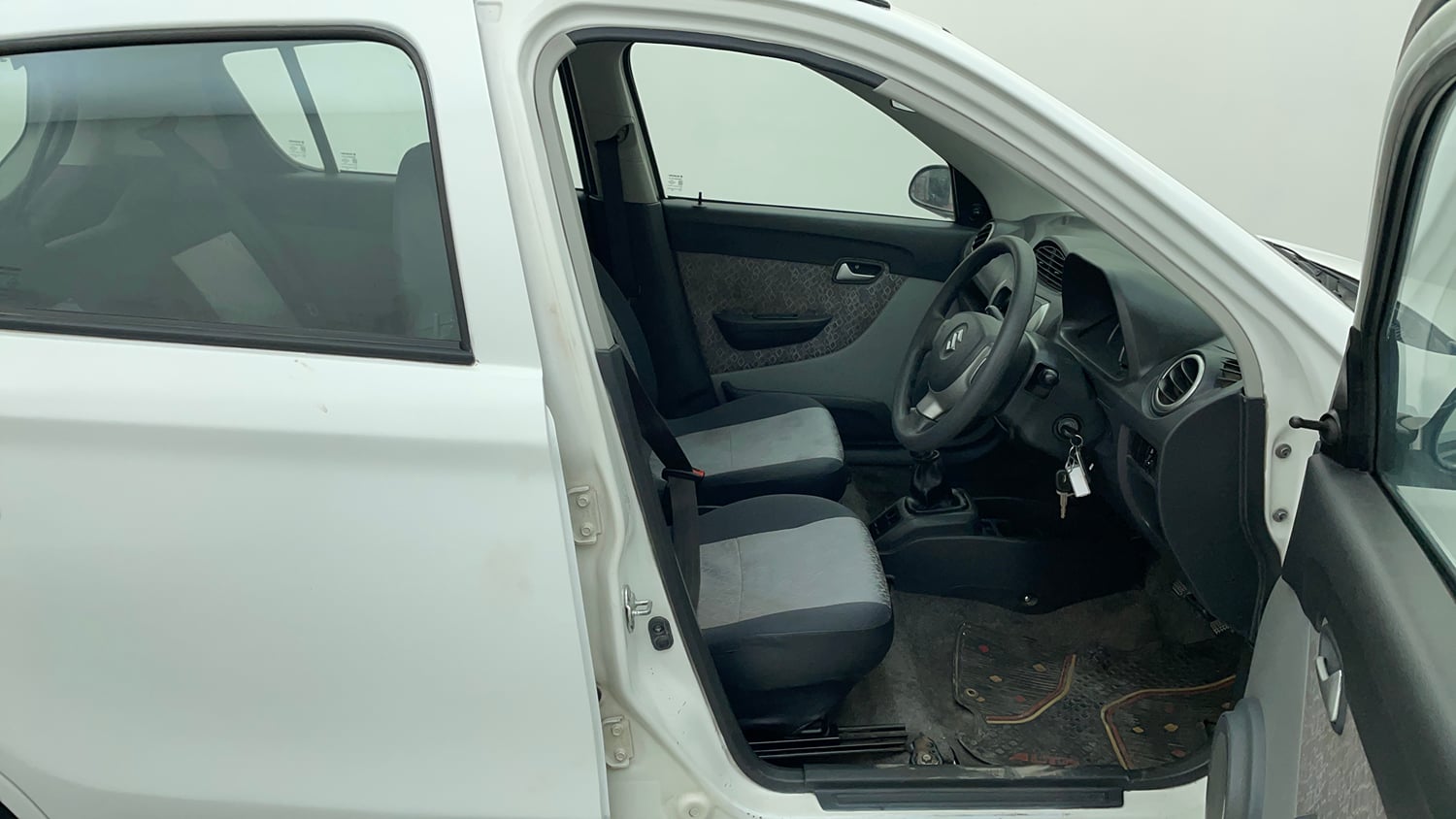 Used 2016 Maruti Suzuki Alto 800 LXi Petrol Manual interior RIGHT SIDE FRONT DOOR CABIN VIEW
