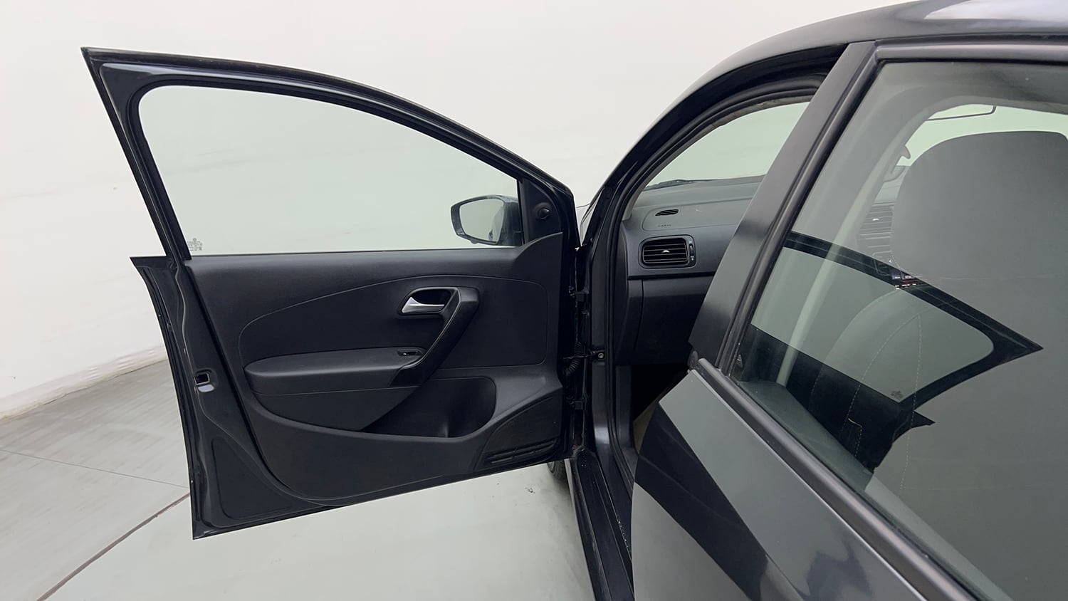 Used 2018 Volkswagen Polo Trendline 1.2L (P) Petrol Manual interior LEFT FRONT DOOR OPEN VIEW