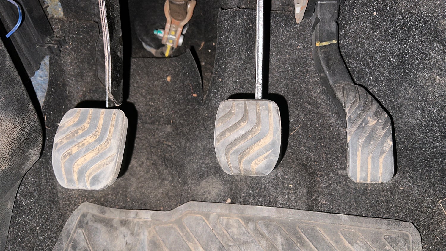 Used 2022 Renault Kwid RXL (O) 1.0 Petrol Manual interior PEDALS VIEW