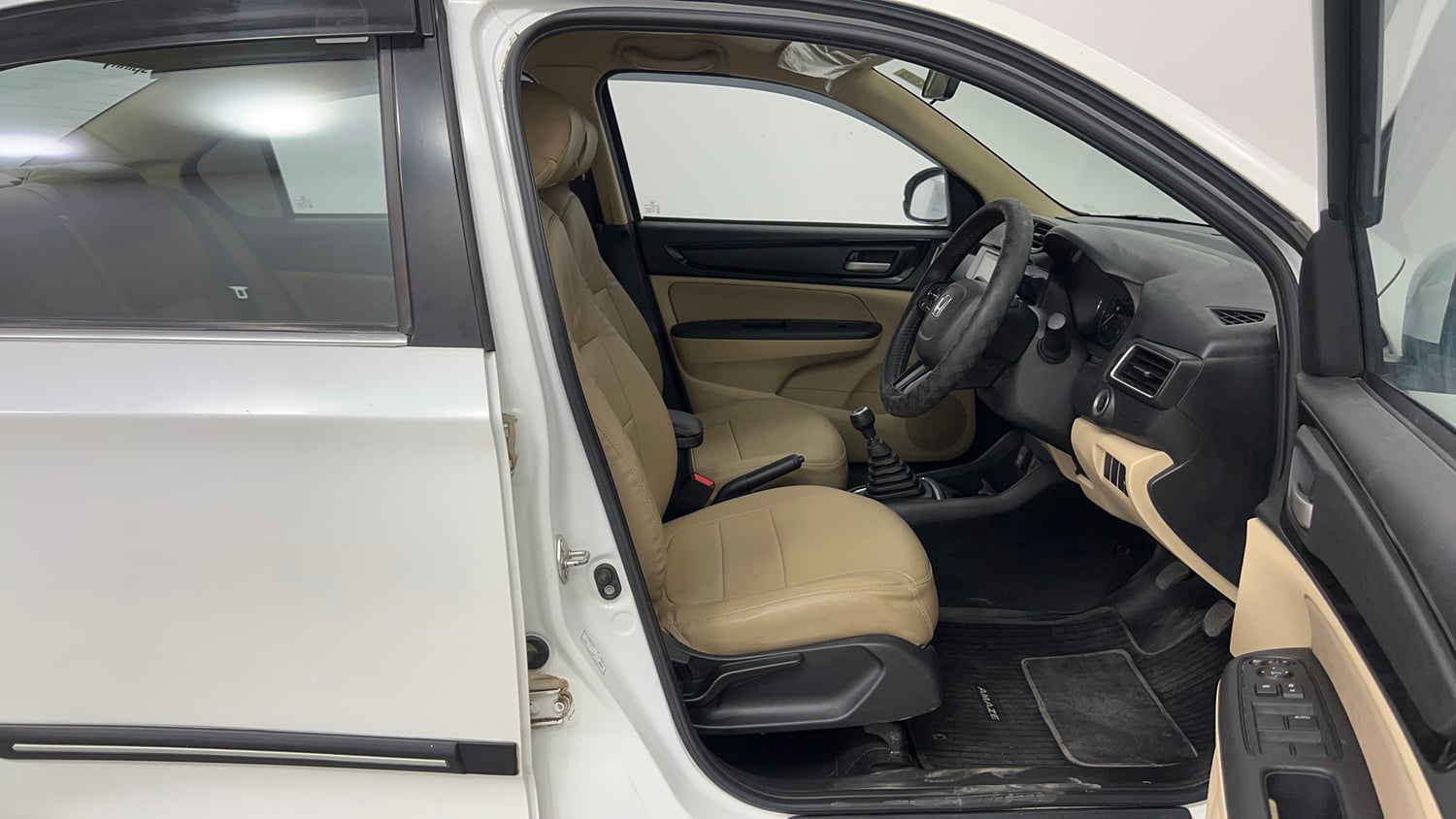Used 2019 Honda Amaze 1.2 VX MT Petrol Petrol Manual interior RIGHT SIDE FRONT DOOR CABIN VIEW