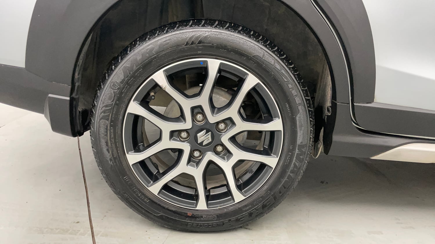 Used 2023 Maruti Suzuki XL6 Zeta MT Petrol Petrol Manual tyres RIGHT REAR TYRE RIM VIEW
