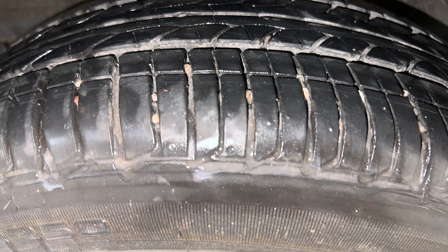 Used 2023 Tata Tiago XZA Plus Petrol Automatic tyres RIGHT REAR TYRE TREAD VIEW