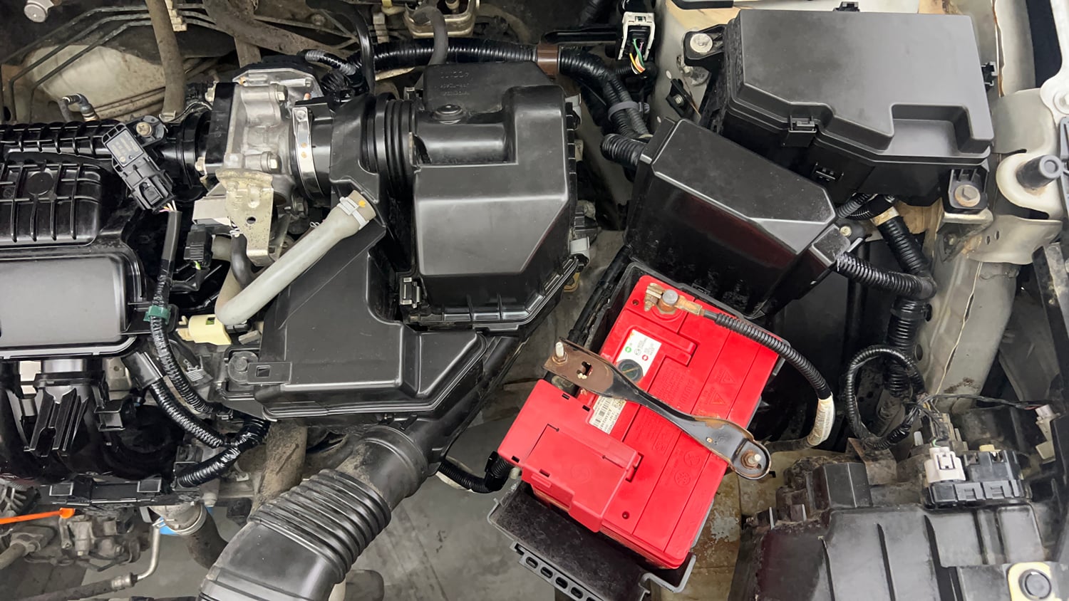 Used 2023 Honda Amaze VX 1.2 Petrol MT Petrol Manual engine ENGINE LEFT SIDE VIEW