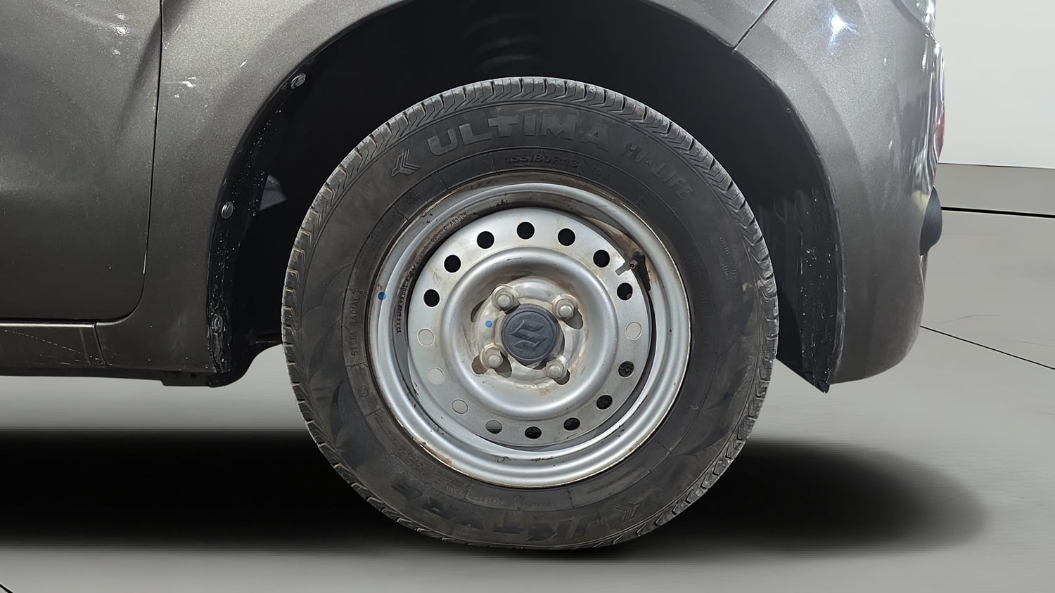 Used 2021 Maruti Suzuki Wagon R LXi 1.0 CNG Cng Manual tyres RIGHT FRONT TYRE RIM VIEW