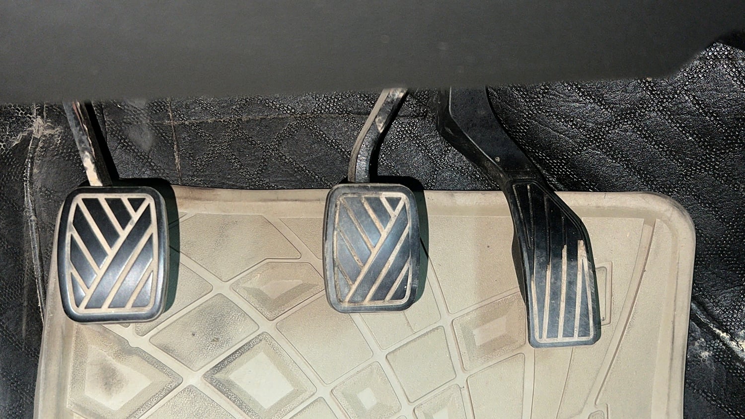Used 2022 Maruti Suzuki Brezza ZXi Petrol Manual interior PEDALS VIEW