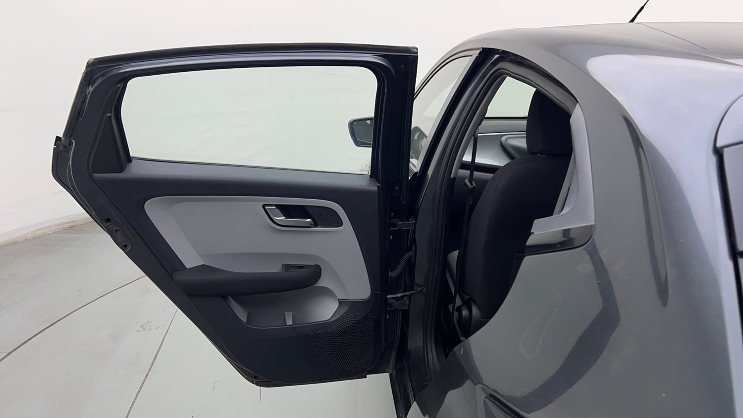 Used 2020 Tata Altroz XZ Petrol Petrol Manual interior LEFT REAR DOOR OPEN VIEW