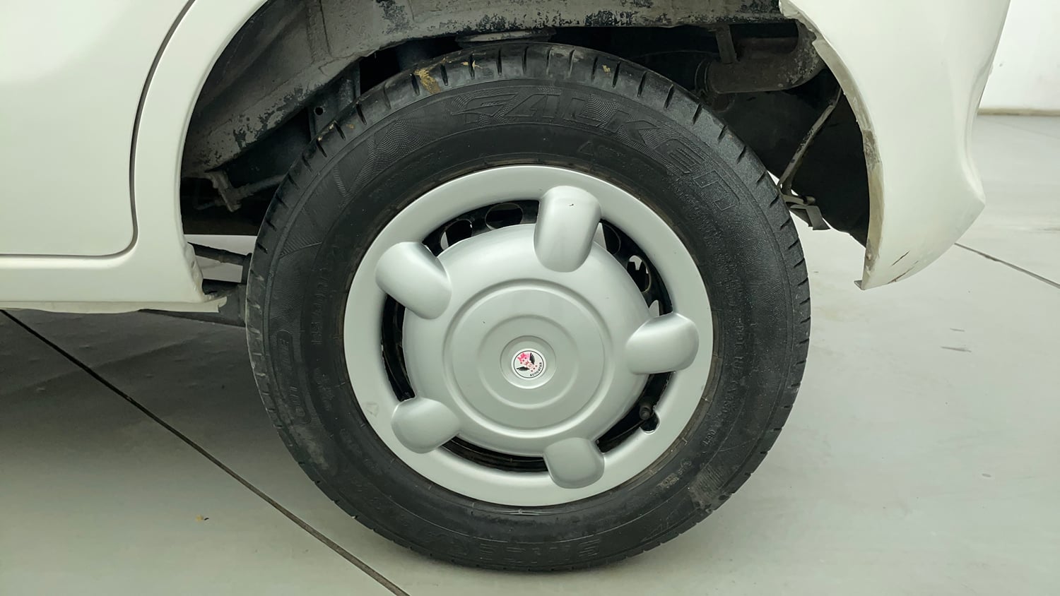 Used 2016 Maruti Suzuki Alto 800 LXi Petrol Manual tyres LEFT REAR TYRE RIM VIEW