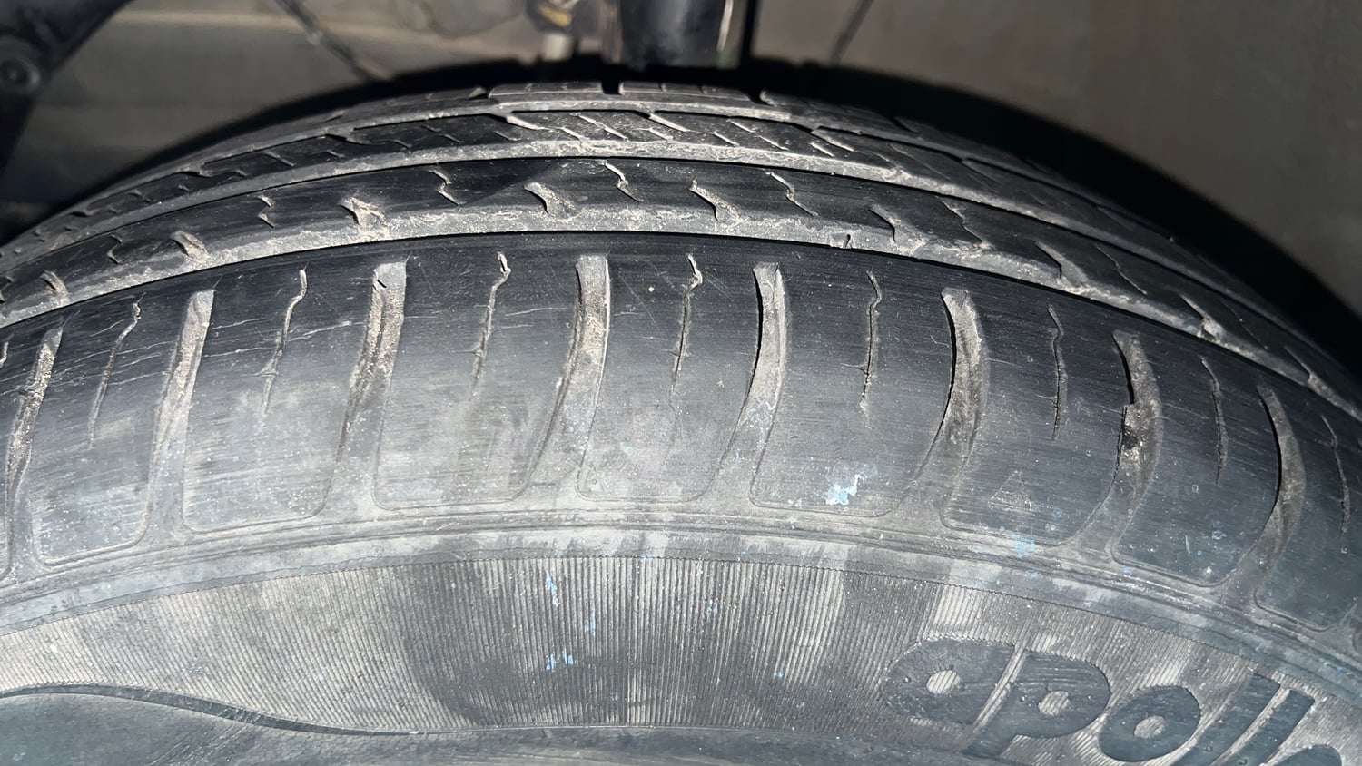 Used 2018 Maruti Suzuki Dzire VXi Petrol Manual tyres LEFT FRONT TYRE TREAD VIEW
