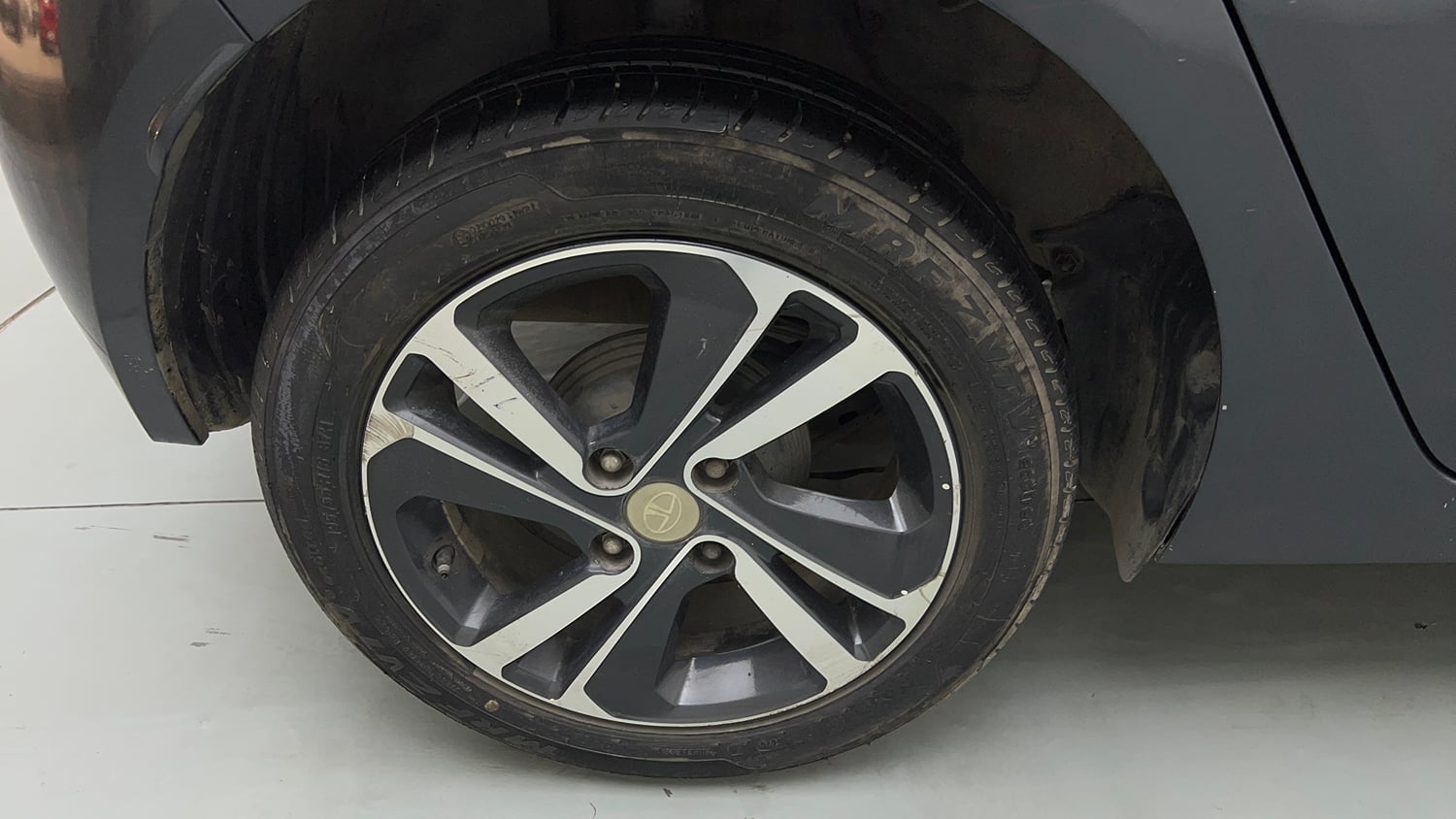 Used 2021 Tata Altroz XZ Petrol Petrol Manual tyres RIGHT REAR TYRE RIM VIEW