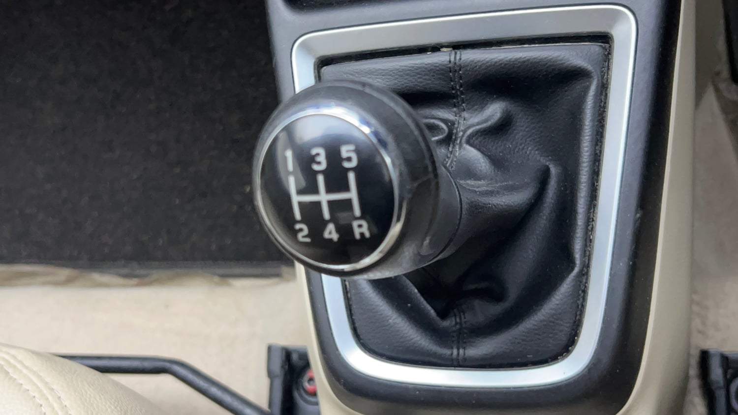 Used 2018 Maruti Suzuki Dzire VXi Petrol Manual interior GEAR  KNOB VIEW