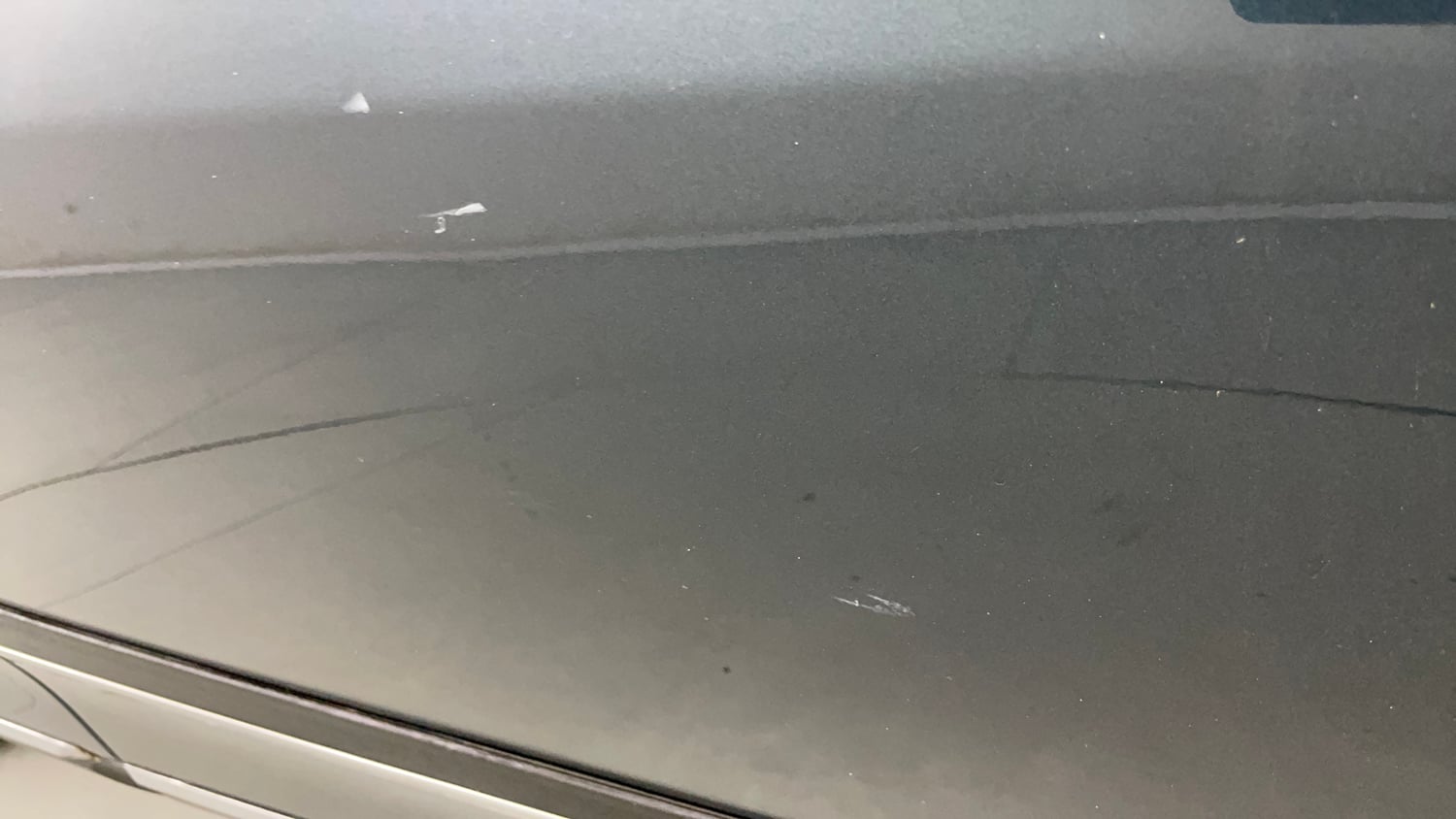 Used 2023 Mahindra XUV 300 W8 (O) 1.5 Diesel AMT Diesel Automatic dents MINOR SCRATCH
