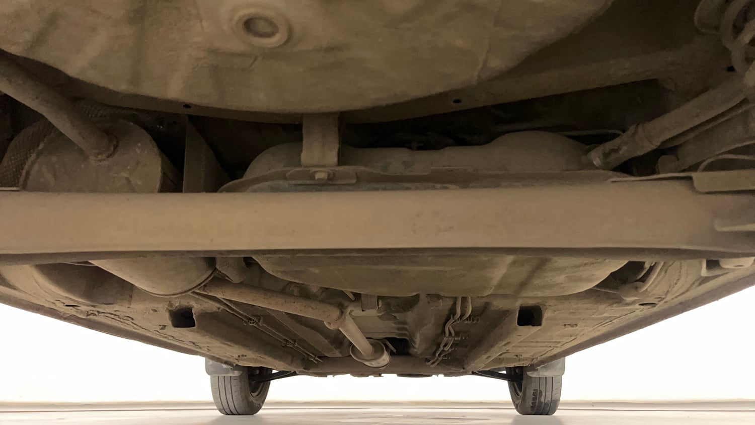Used 2022 Renault Kwid RXL (O) 1.0 Petrol Manual extra REAR UNDERBODY VIEW (TAKEN FROM REAR)