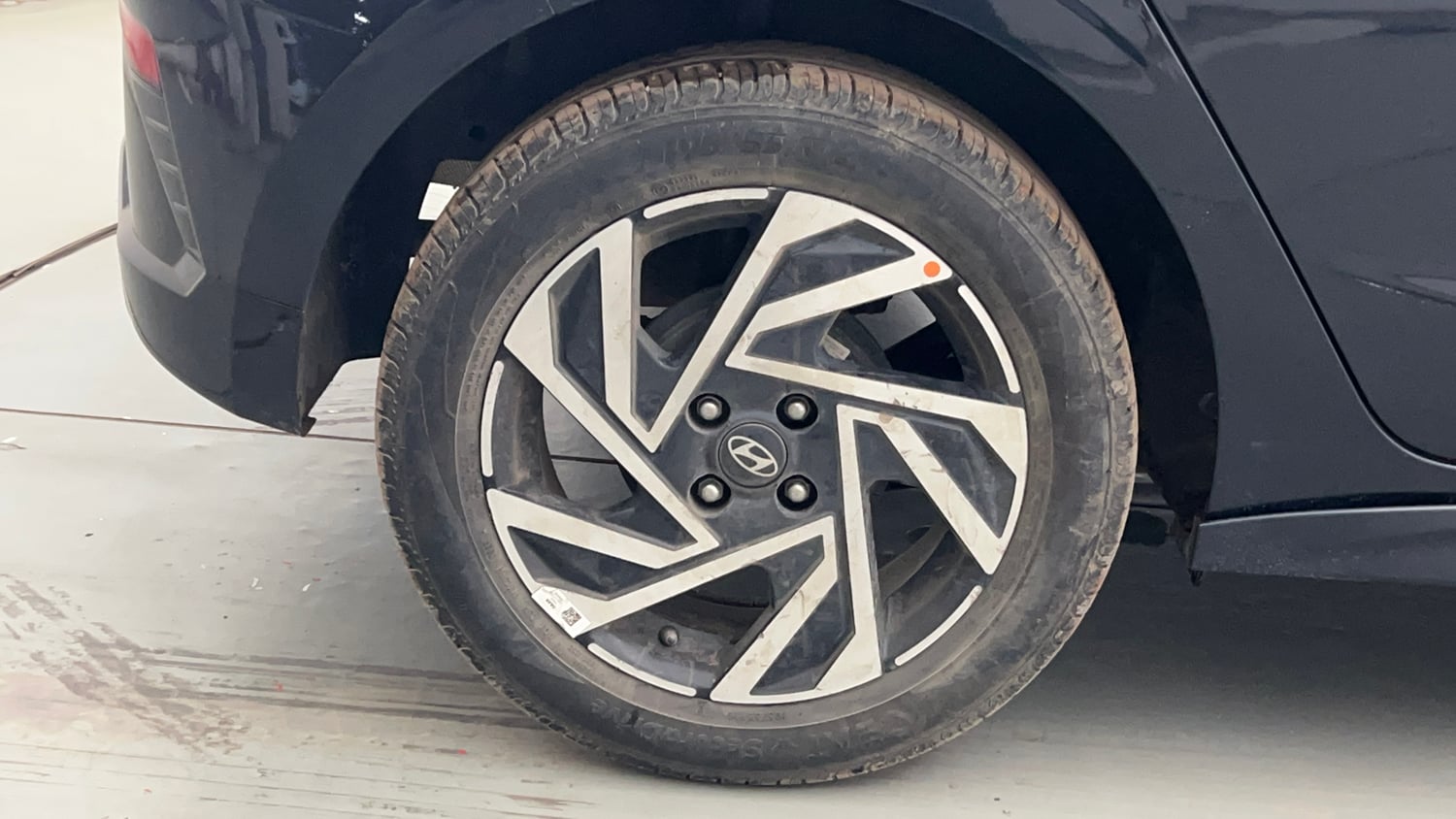 Used 2024 Hyundai New i20 Asta (O) 1.2 IVT Petrol Automatic tyres RIGHT REAR TYRE RIM VIEW