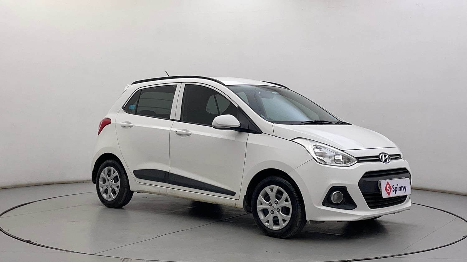 Used 2015 Hyundai Grand i10 Sportz 1.2 Kappa VTVT Petrol Manual exterior RIGHT FRONT CORNER VIEW
