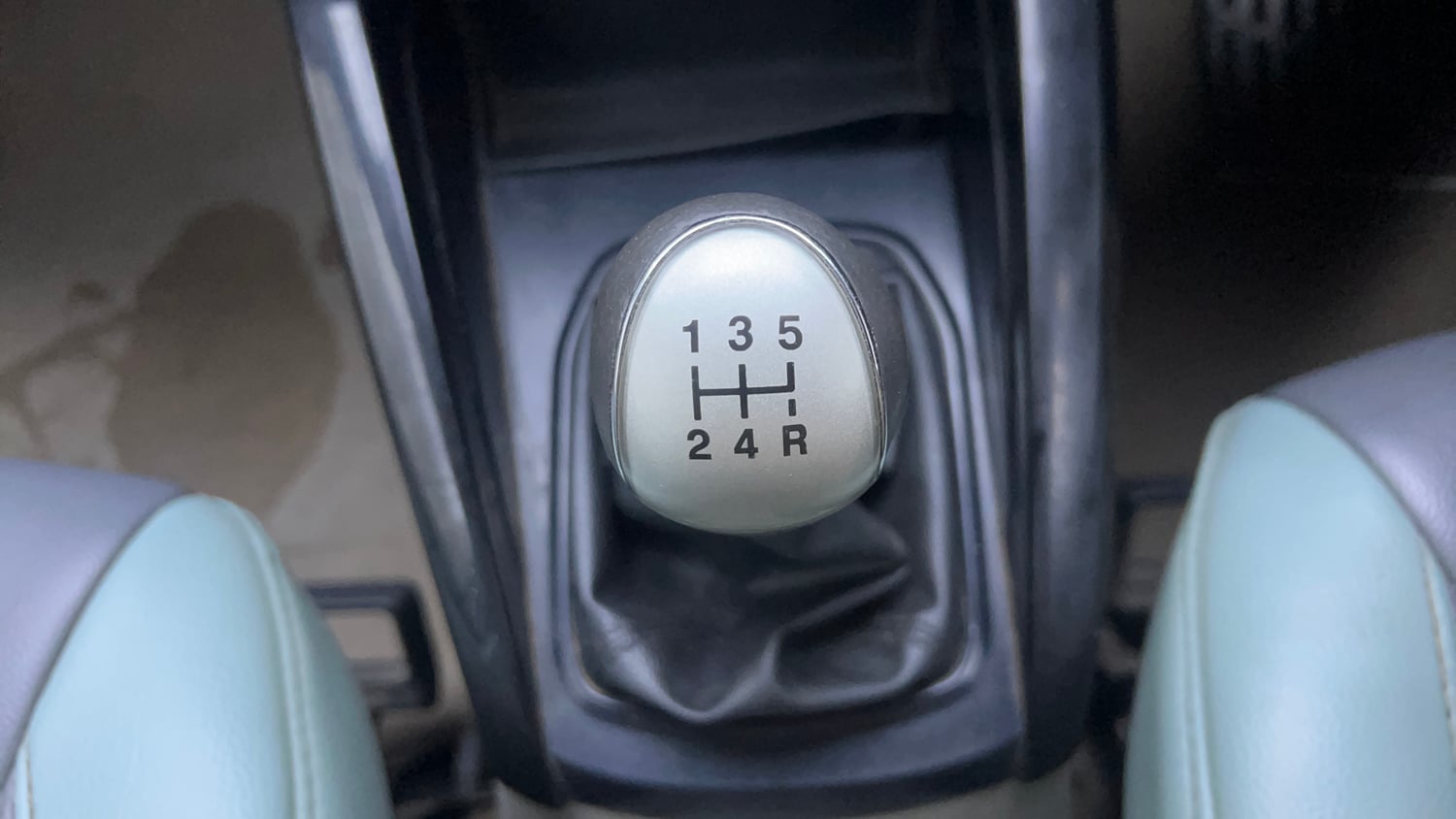 Used 2017 Ford EcoSport Trend+ 1.5L TDCi Diesel Manual interior GEAR  KNOB VIEW
