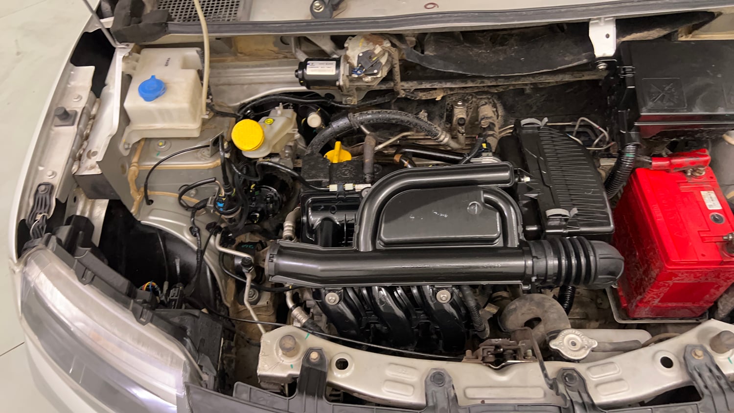 Used 2022 Renault Kwid RXL (O) 1.0 Petrol Manual engine ENGINE RIGHT SIDE VIEW