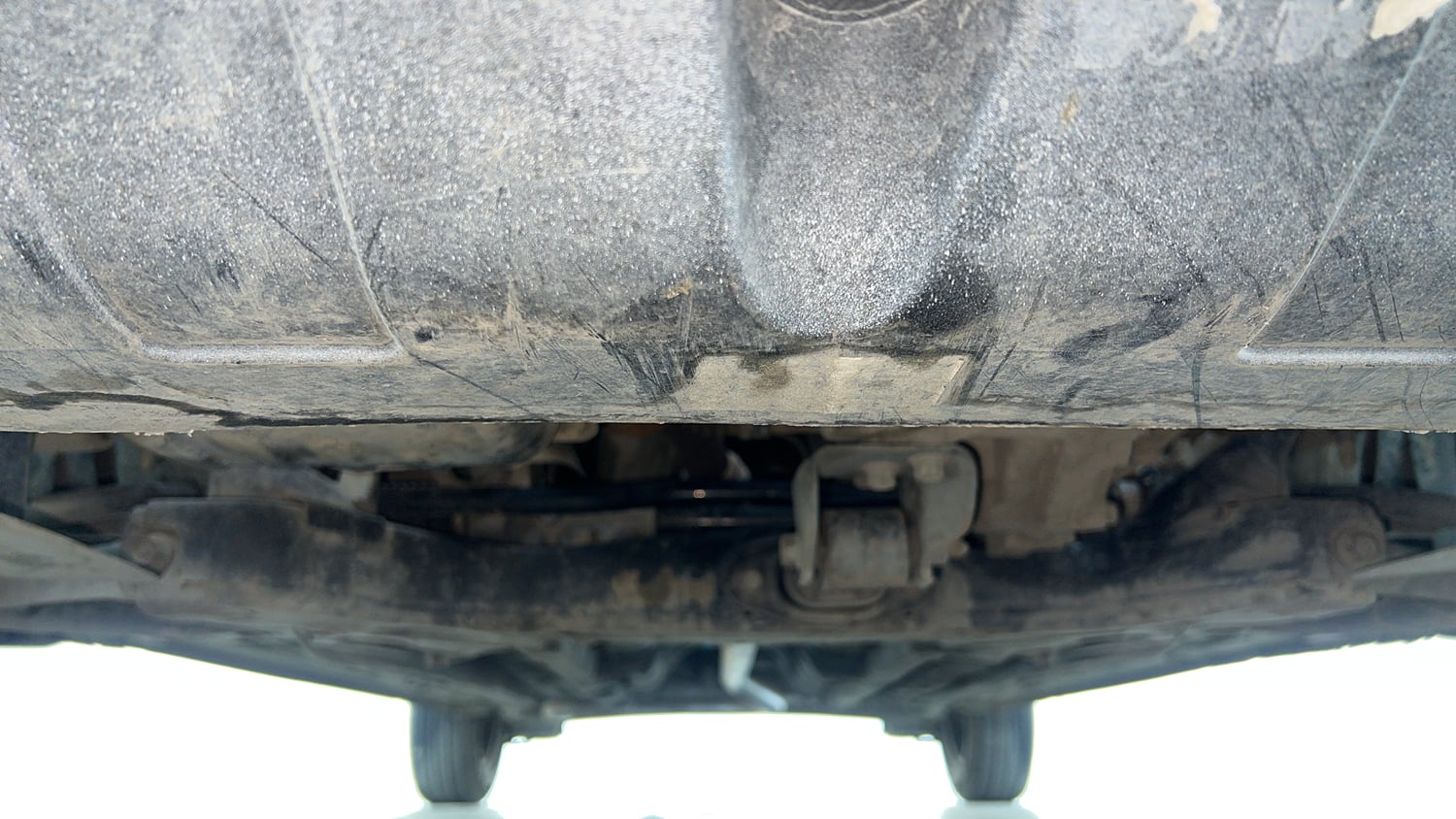 Used 2017 Hyundai Elite i20 Sportz 1.2 Petrol Manual extra FRONT LEFT UNDERBODY VIEW
