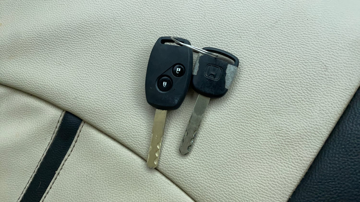 Used 2013 Honda Brio VX MT Petrol Manual extra CAR KEY VIEW