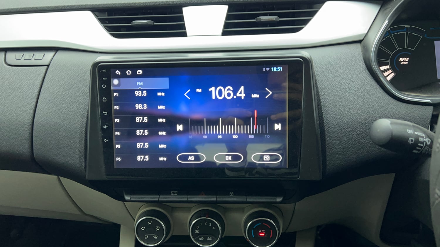 Used 2021 Renault Triber RXZ Petrol Manual top_features Integrated (in-dash) music system