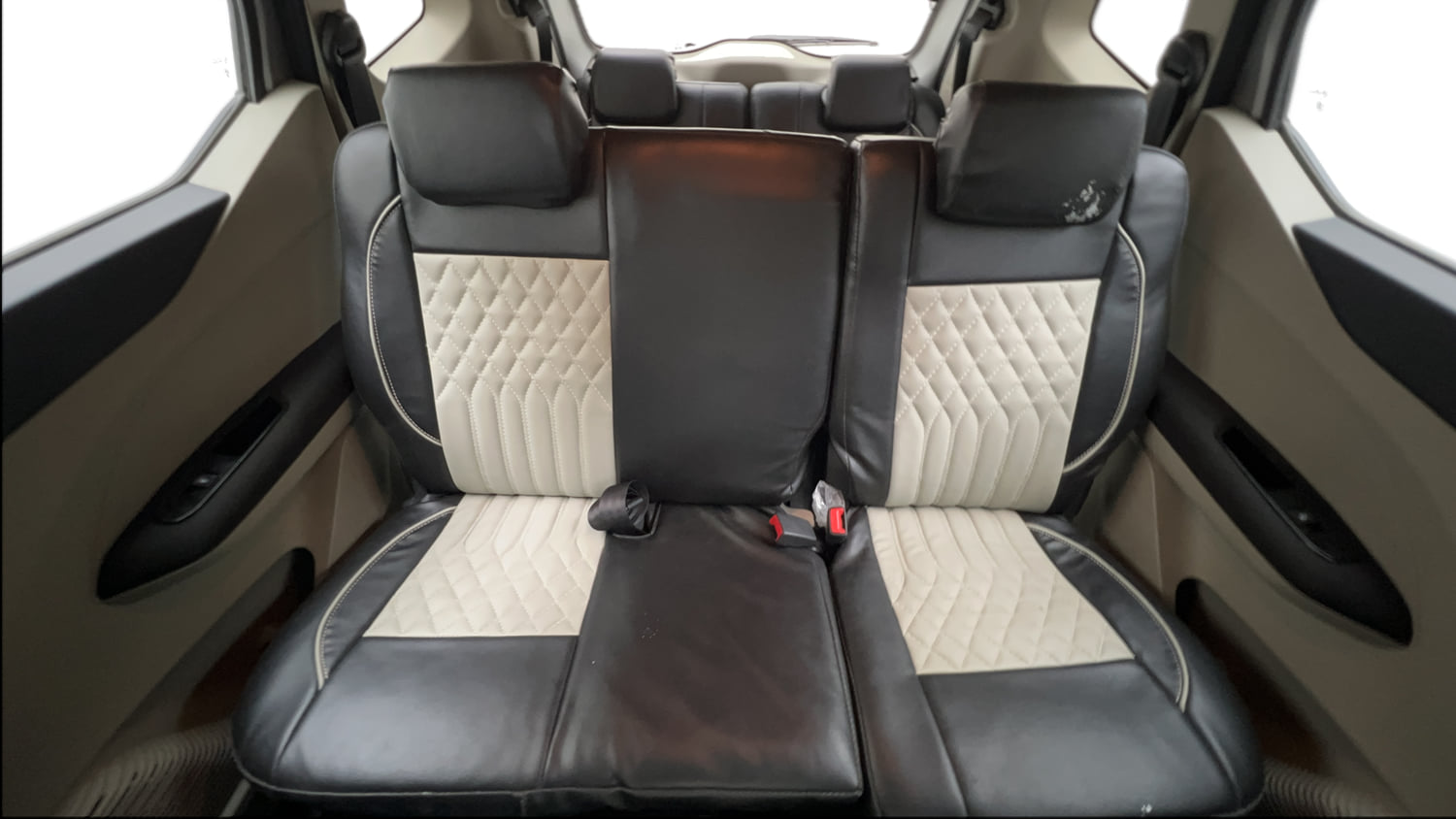 Used 2021 Renault Triber RXZ Petrol Manual interior REAR SEAT CONDITION VIEW