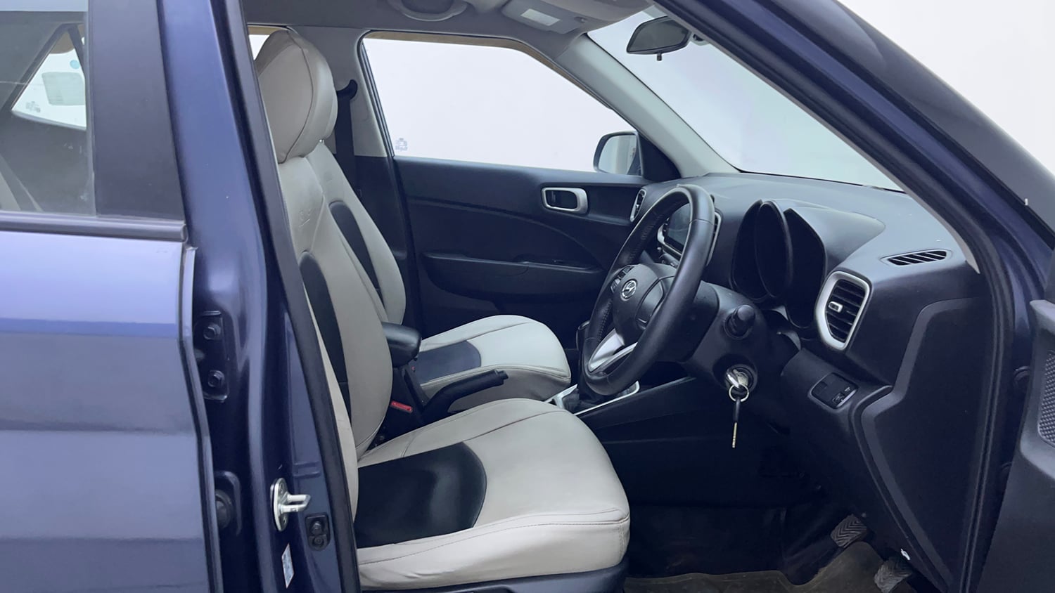 Used 2021 Hyundai Venue S Plus 1.2 Petrol Petrol Manual interior RIGHT SIDE FRONT DOOR CABIN VIEW