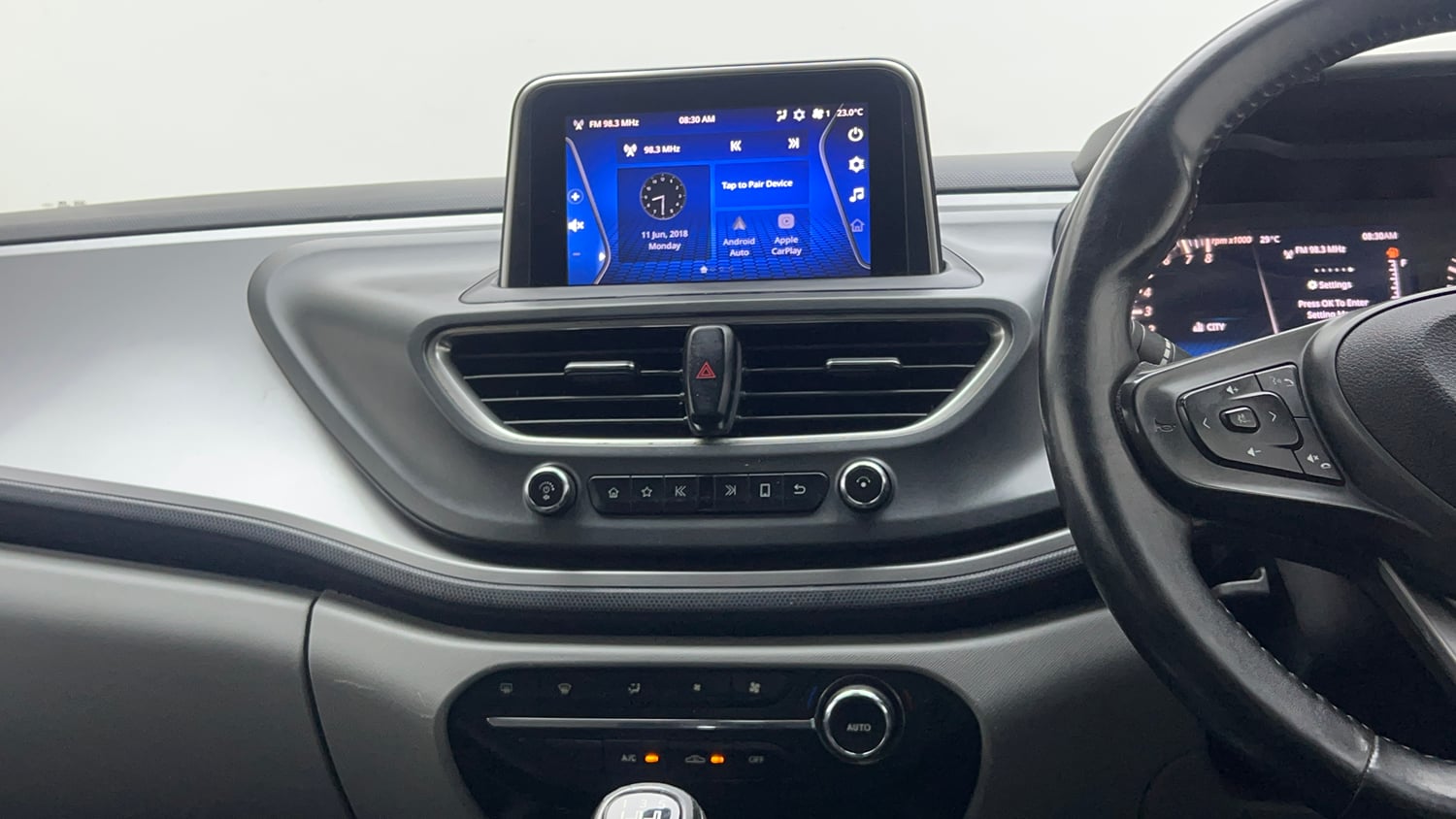 Used 2020 Tata Altroz XZ Petrol Petrol Manual interior MUSIC SYSTEM & AC CONTROL VIEW