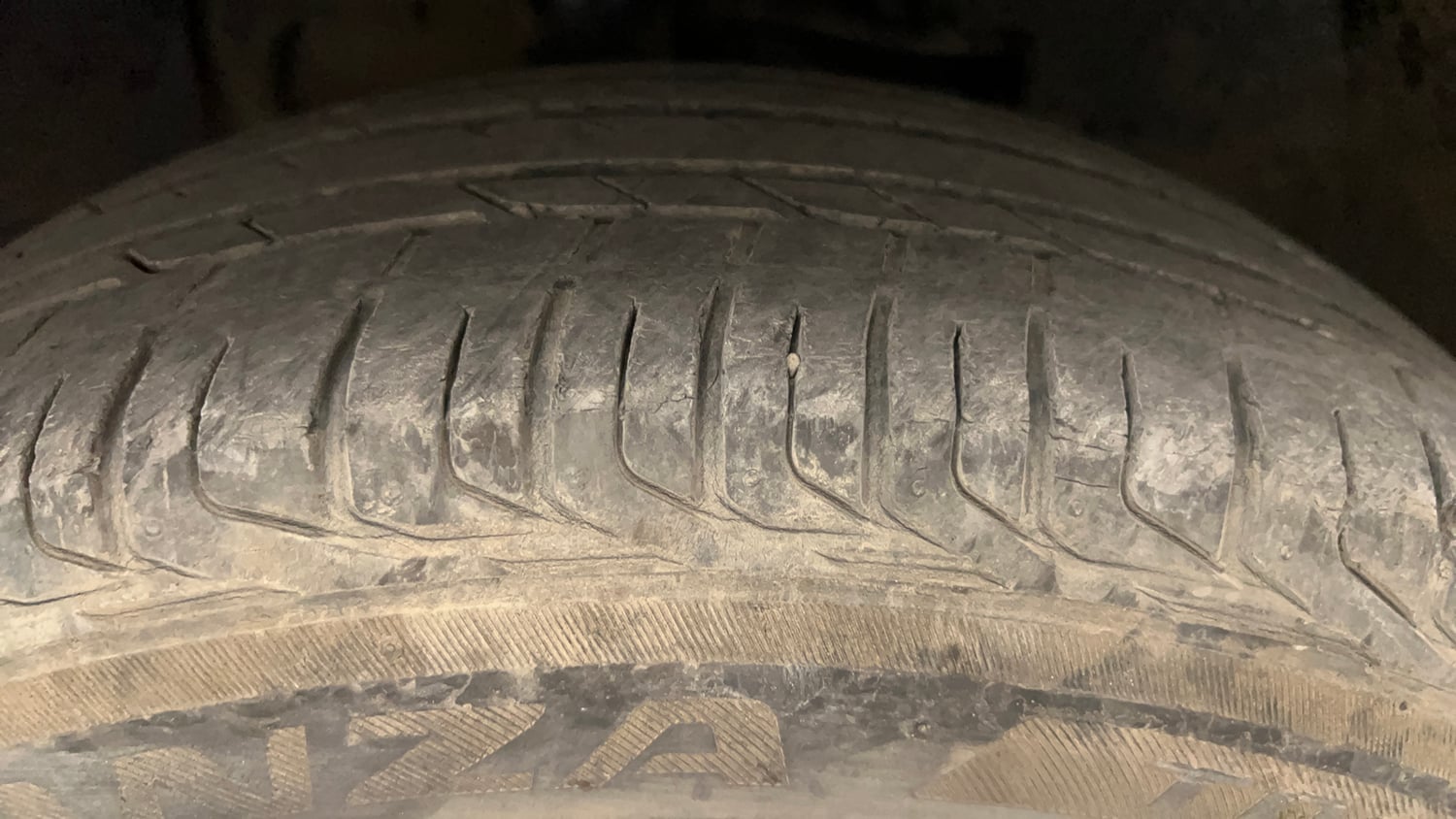 Used 2022 Tata Nexon XMA Plus (S) Diesel Diesel Automatic tyres RIGHT FRONT TYRE TREAD VIEW