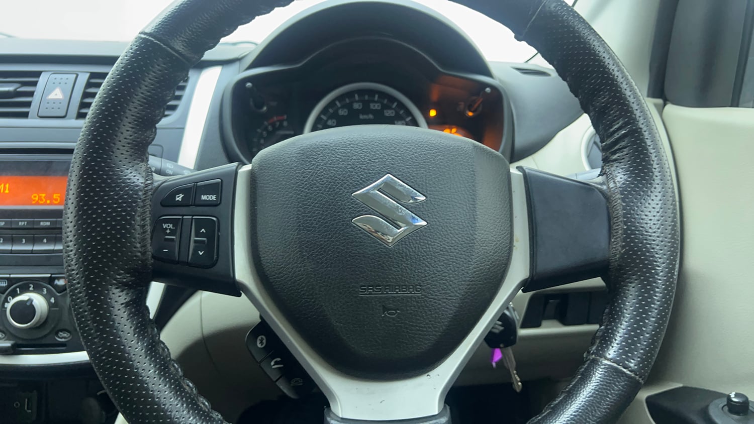 Used 2017 Maruti Suzuki Celerio ZXI (O) AMT Petrol Automatic top_features Steering mounted controls