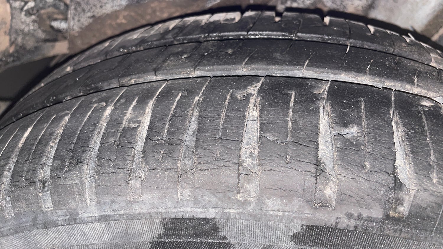 Used 2013 Honda Brio VX MT Petrol Manual tyres LEFT REAR TYRE TREAD VIEW