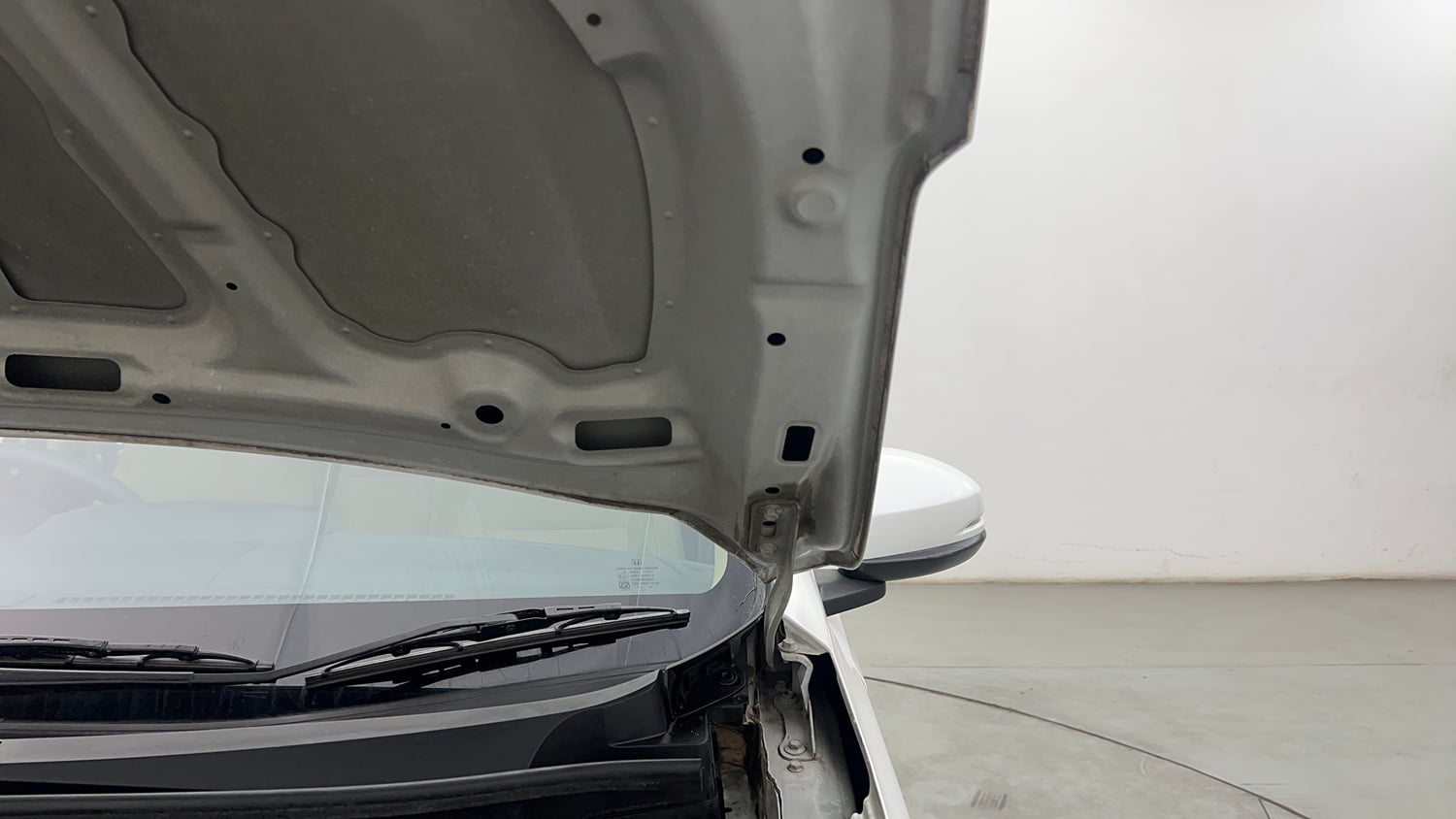 Used 2023 Honda Amaze VX 1.2 Petrol MT Petrol Manual engine ENGINE LEFT SIDE HINGE & APRON VIEW