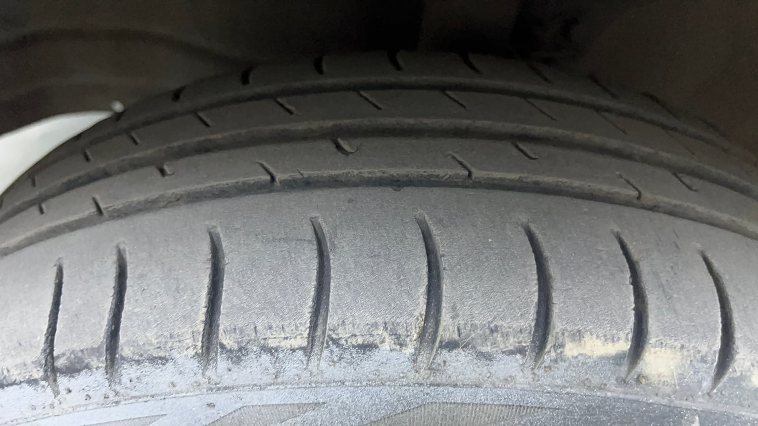 Used 2020 Maruti Suzuki Wagon R 1.0 VXI AMT Petrol Automatic tyres LEFT FRONT TYRE TREAD VIEW