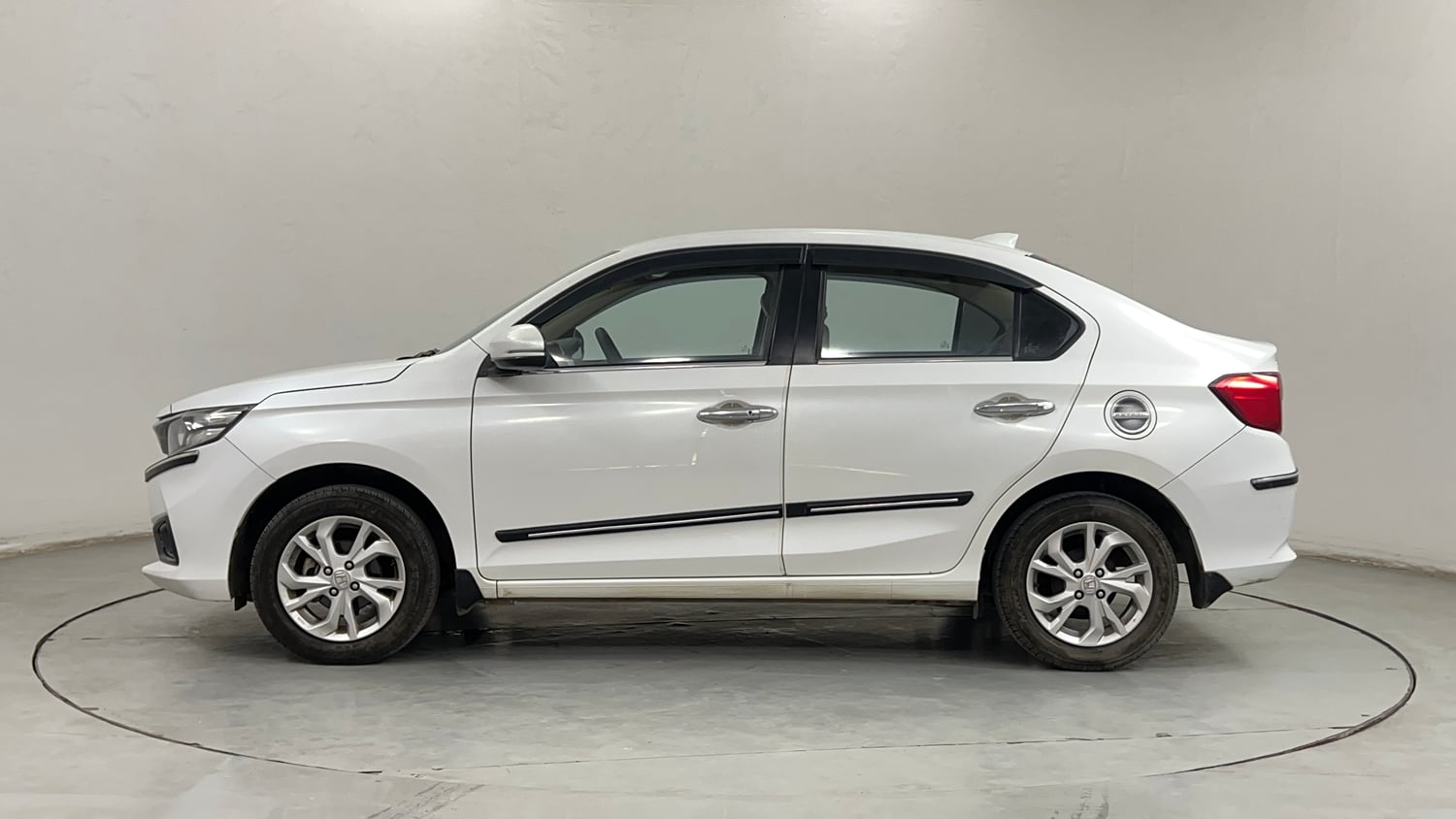 Used 2019 Honda Amaze 1.2 VX MT Petrol Petrol Manual exterior LEFT SIDE VIEW