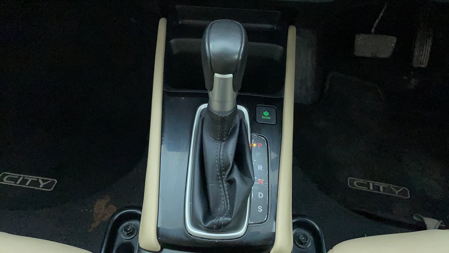 Used 2022 Honda City ZX CVT Petrol Petrol Automatic interior GEAR  KNOB VIEW