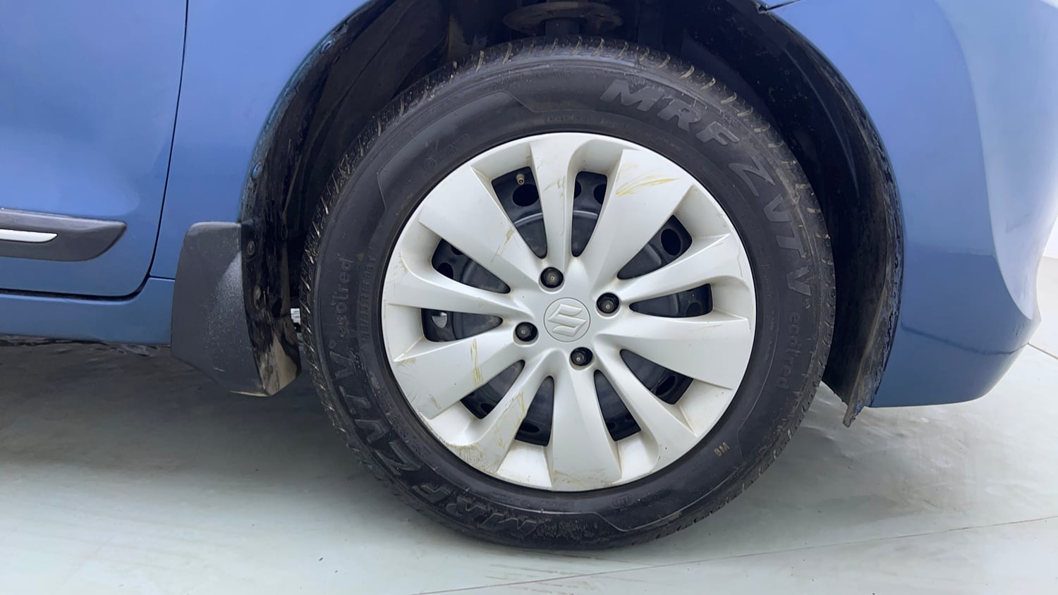 Used 2017 Maruti Suzuki Baleno Delta 1.2 Petrol Manual tyres RIGHT FRONT TYRE RIM VIEW
