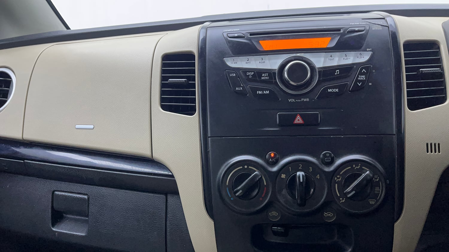 Used 2020 Maruti Suzuki Wagon R 1.0 VXI AMT Petrol Automatic interior MUSIC SYSTEM & AC CONTROL VIEW