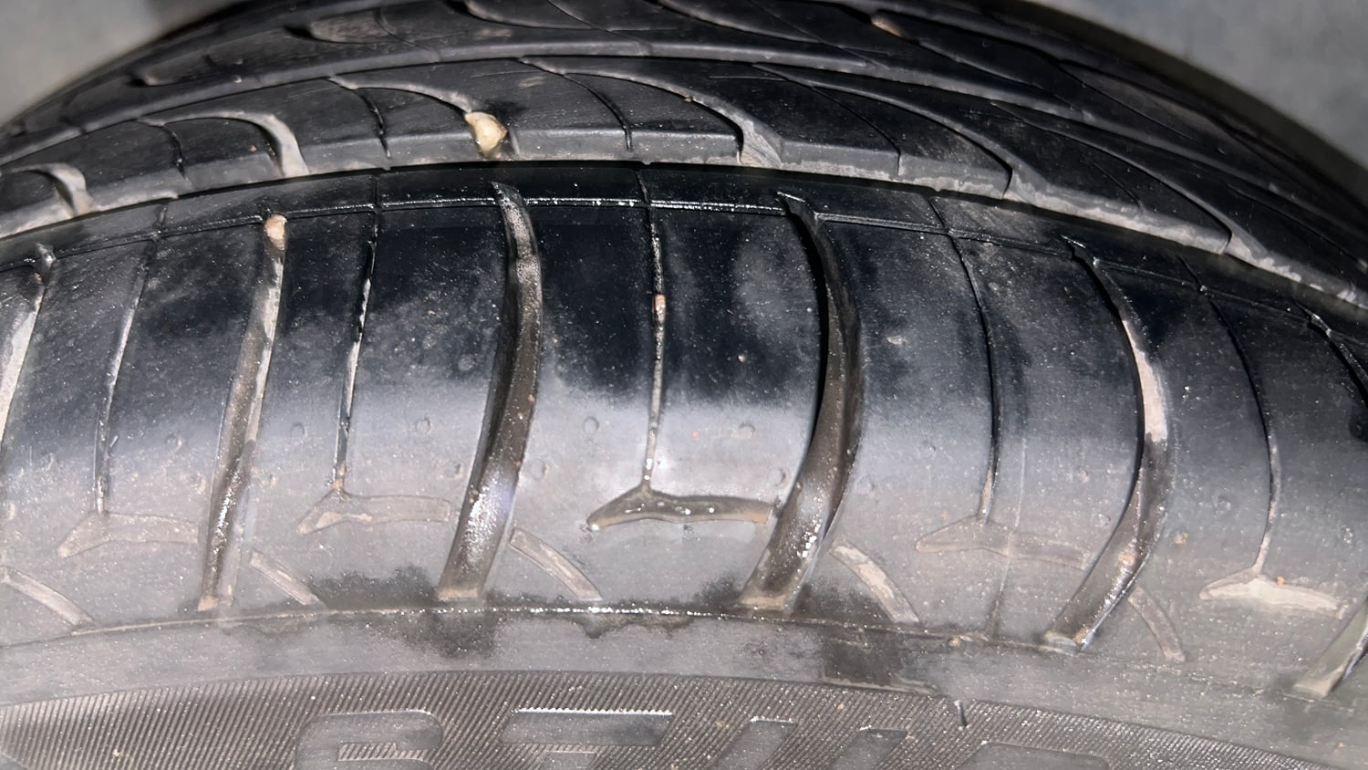 Used 2023 Skoda Slavia Style 1.5L TSI DSG Petrol Automatic tyres RIGHT REAR TYRE TREAD VIEW