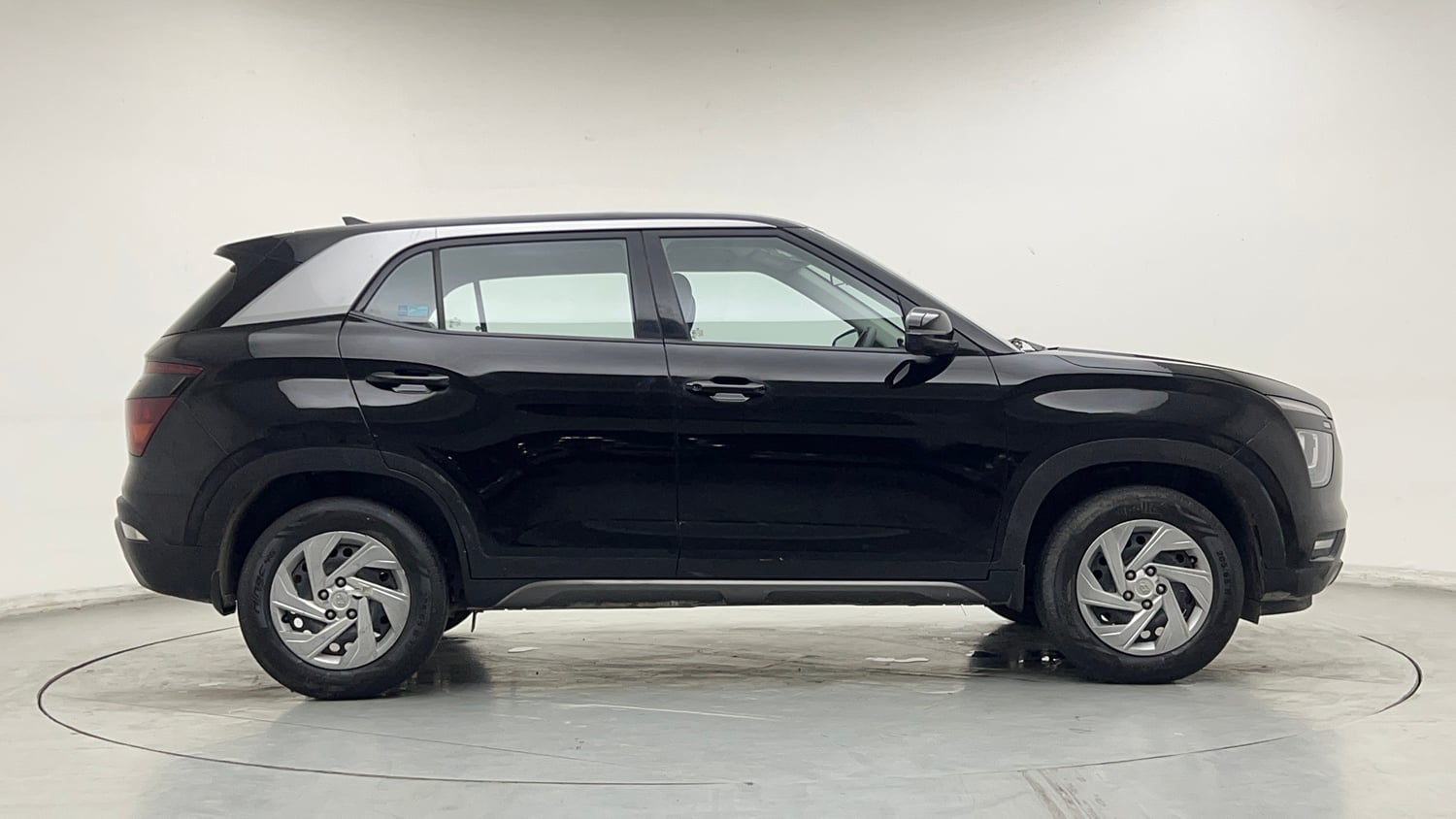 Used 2024 Hyundai Creta EX 1.5 Petrol Petrol Manual exterior RIGHT SIDE VIEW